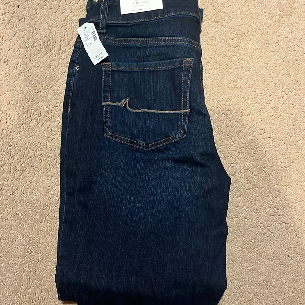 NWT Maurice’s M Jeans Mid-rise Size 6  Short